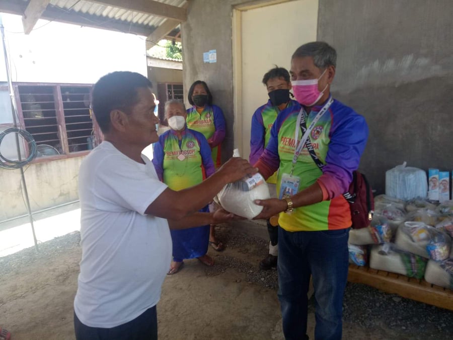 Gift Giving Relief Goods Operation at Brgy.  CAMARUNGAYAN, Municipality of AURORA, Province of ISABELA. BENEFICIARIES: 50 families conducted by Princess Ariam De Dios of Region II- Regional Trustee.